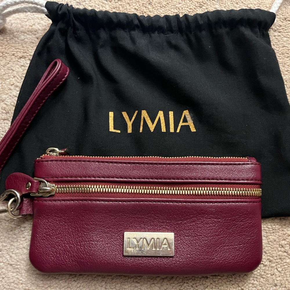 Lymia wristlet